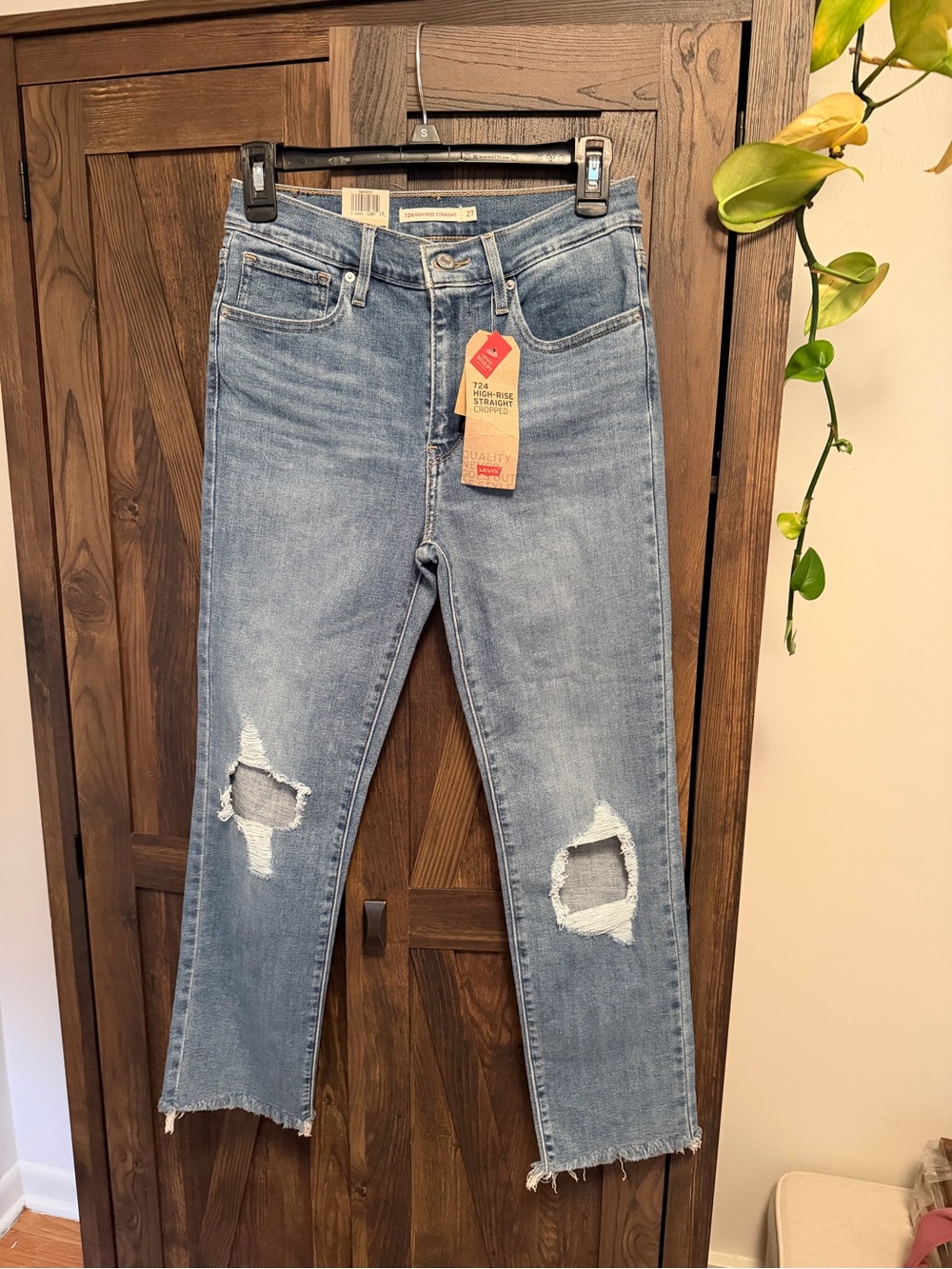 NWT Levi Jeans High Rise Straight Cropped 724
